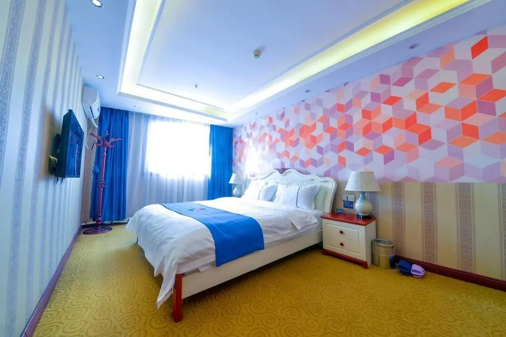 Pai Hotel-Luoyang Dingding Bei Road Hongjin Logistics International Peony Garden 2*, Luoyang (Henan)